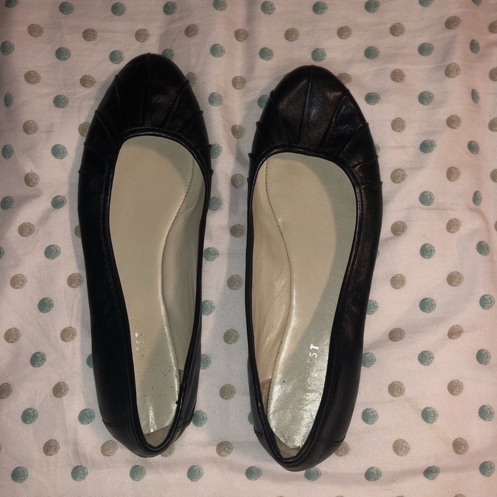 gently used nine west flats